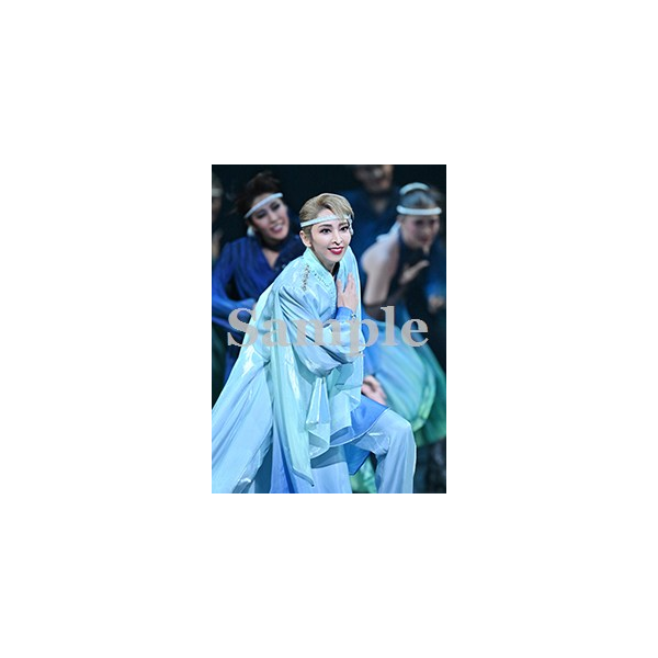 桜木みなと 舞台写真／宙組博多座公演『愛するには短すぎる』