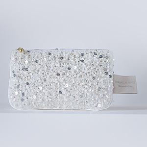 フラットポーチ【ホワイト】／Charmantsac