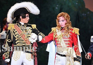 明日海・越乃 役替わり舞台写真／月組大劇場公演『ベルサイユのばら』―オスカルとアンドレ編―