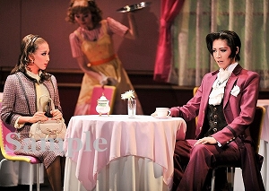 悠未・すみれ乃 舞台写真／宙組梅田芸術劇場シアター・ドラマシティ公演『逆転裁判3  検事マイルズ･エッジワース』