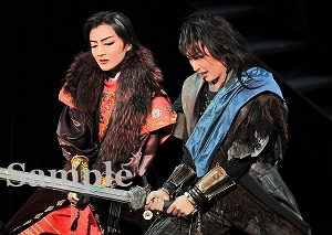 珠城・鳳月 舞台写真／月組バウホール公演『月雲（つきぐも）の皇子（みこ）』