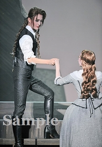 芹香・朝月 舞台写真／花組新人公演『愛と革命の詩（うた）―アンドレア・シェニエ―』