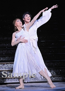 柚希・礼 舞台写真／星組東京国際フォーラムホールC公演『REON!!II』