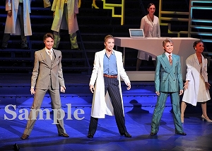 真風・天寿・十碧 舞台写真／星組梅田芸術劇場シアター・ドラマシティ公演『日のあたる方（ほう）へ　―私という名の他者―』