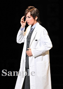 KENN 白衣装 けんぬ 舞台「VitaminZ」 ブロマイド 生写真 Amazon.co.jp: Pick-up Voice KENN けんぬ ブロマイド : おもちゃ