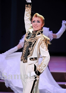 北翔海莉 舞台写真／月組梅田芸術劇場シアター・ドラマシティ公演『THE MERRY WIDOW』