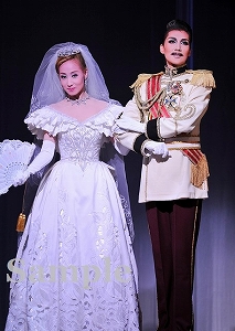 星条・琴音 舞台写真／月組梅田芸術劇場シアター・ドラマシティ公演『THE MERRY WIDOW』