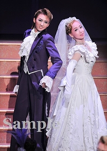凪七・琴音 舞台写真／月組梅田芸術劇場シアター・ドラマシティ公演『THE MERRY WIDOW』