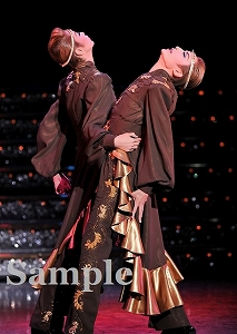 望海・瀬戸 舞台写真／花組宝塚バウホール公演『New Wave! ―花―』