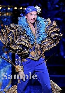 凪七 瑠海 舞台写真／月組大劇場公演『宝塚をどり』『明日への指針 ―センチュリー号の航海日誌―』『TAKARAZUKA 花詩集100!!』