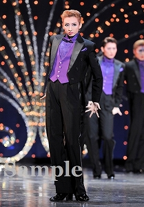 凪七 瑠海 舞台写真／月組大劇場公演『宝塚をどり』『明日への指針 ―センチュリー号の航海日誌―』『TAKARAZUKA 花詩集100!!』