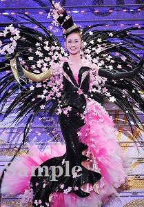 愛希 れいか 舞台写真／月組大劇場公演『宝塚をどり』『明日への指針 ―センチュリー号の航海日誌―』『TAKARAZUKA 花詩集100!!』