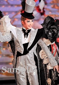 柚希 礼音 特別出演舞台写真／月組大劇場公演『宝塚をどり』『明日への指針 ―センチュリー号の航海日誌―』『TAKARAZUKA 花詩集100!!』