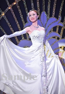 実咲凜音 舞台写真／宙組大劇場公演『ベルサイユのばら ―オスカル編―』