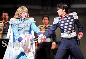 凰稀・緒月 舞台写真／宙組大劇場公演『ベルサイユのばら ―オスカル編―』