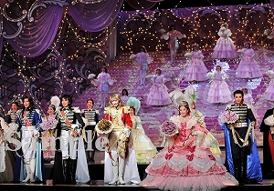 フィナーレ 舞台写真／宙組大劇場公演『ベルサイユのばら ―オスカル編―』