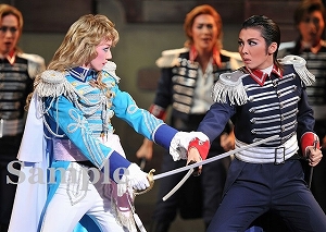 凰稀・緒月 舞台写真／宙組東京公演『ベルサイユのばら ―オスカル編―』