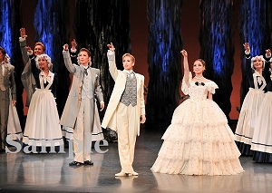 フィナーレ 舞台写真／花組宝塚バウホール公演『ノクターン ―遠い夏の日の記憶―』