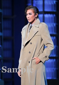 麻央侑希 舞台写真／星組新人公演『The Lost Glory ―美しき幻影―』