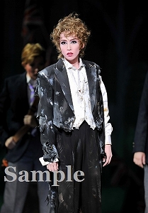 龍 真咲 舞台写真／月組大劇場公演『PUCK（パック）』『CRYSTAL TAKARAZUKA ―イメージの結晶―』