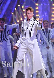 凪七瑠海 舞台写真／月組大劇場公演『PUCK（パック）』『CRYSTAL TAKARAZUKA ―イメージの結晶―』