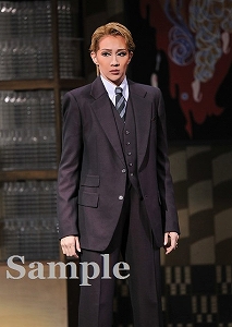 紅 ゆずる 舞台写真／星組東京公演『The Lost Glory ―美しき幻影―』『パッショネイト宝塚！』