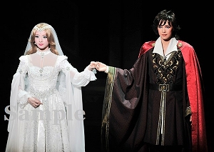 麻央・綺咲 舞台写真／星組宝塚バウホール公演『アルカサル ～王城～』