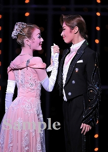 明日海 花乃 舞台写真／花組東京国際フォーラムホールC公演『Ernest in Love』