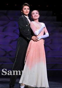 芹香 城妃 舞台写真／花組東京国際フォーラムホールC公演『Ernest in Love』