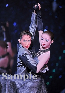 紅 綺咲 舞台写真／星組大劇場公演『黒豹（くろひょう）の如（ごと）く』『Dear DIAMOND!!』