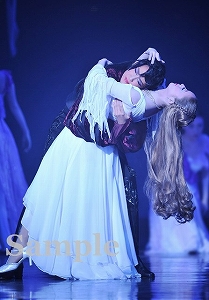 紅 綺咲 舞台写真／星組大劇場公演『黒豹（くろひょう）の如（ごと）く』『Dear DIAMOND!!』