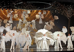 フィナーレ 舞台写真／星組大劇場公演『黒豹（くろひょう）の如（ごと）く』『Dear DIAMOND!!』