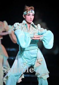 明日海りお 舞台写真／花組大劇場公演『カリスタの海に抱かれて』『宝塚幻想曲（タカラヅカ ファンタジア）』