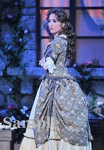 花乃まりあ 舞台写真／花組大劇場公演『カリスタの海に抱かれて』『宝塚幻想曲（タカラヅカ ファンタジア）』