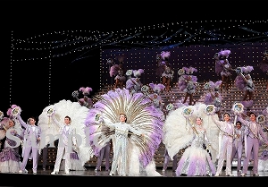 フィナーレ 舞台写真／花組大劇場公演『カリスタの海に抱かれて』『宝塚幻想曲（タカラヅカ ファンタジア）』