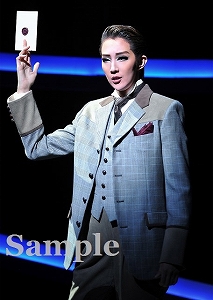 紅 ゆずる 舞台写真／星組東京公演『黒豹（くろひょう）の如（ごと）く』『Dear DIAMOND!!』