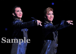 紅 真風 舞台写真／星組東京公演『黒豹（くろひょう）の如（ごと）く』『Dear DIAMOND!!』