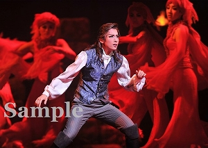 明日海りお 舞台写真／花組東京公演『カリスタの海に抱かれて』『宝塚幻想曲（タカラヅカ ファンタジア）』