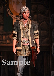 水美舞斗 舞台写真／花組東京公演『カリスタの海に抱かれて』『宝塚幻想曲（タカラヅカ ファンタジア）』