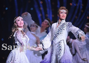 明日海 花乃 舞台写真／花組東京公演『カリスタの海に抱かれて』『宝塚幻想曲（タカラヅカ ファンタジア）』