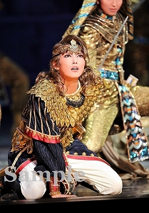 朝夏まなと 舞台写真／宙組大劇場公演『王家に捧ぐ歌』