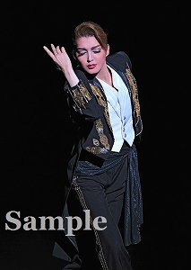 朝夏まなと 舞台写真／宙組東京公演『王家に捧ぐ歌』