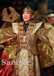 朝夏まなと 舞台写真／宙組東京公演『王家に捧ぐ歌』