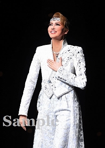 朝夏まなと 舞台写真／宙組東京公演『王家に捧ぐ歌』