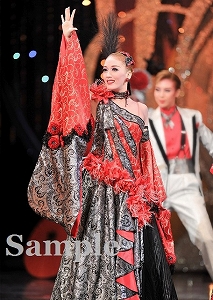 花乃まりあ 舞台写真／花組梅田芸術劇場公演『ベルサイユのばら－フェルゼンとマリー・アントワネット編－』『宝塚幻想曲（タカラヅカ ファンタジア）』