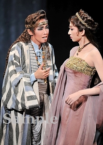 華形 凪七 舞台写真／専科バウホール公演『オイディプス王』