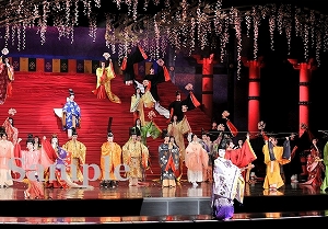 明日海 他 舞台写真／花組大劇場公演『新源氏物語』『Melodia－熱く美しき旋律－』