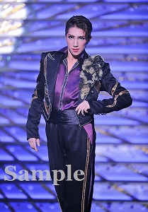 真風涼帆 舞台写真／宙組大劇場公演『Shakespeare～空に満つるは、尽きせぬ言の葉～』『HOT EYES!!』