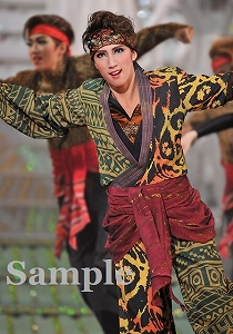 真風涼帆 舞台写真／宙組大劇場公演『Shakespeare～空に満つるは、尽きせぬ言の葉～』『HOT EYES!!』