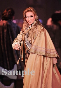 愛月ひかる 舞台写真／宙組大劇場公演『Shakespeare～空に満つるは、尽きせぬ言の葉～』『HOT EYES!!』